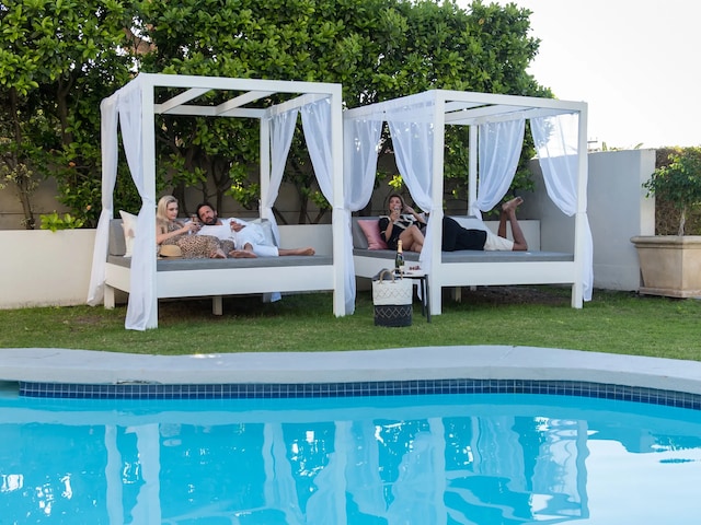 The Clarendon, Fresnaye