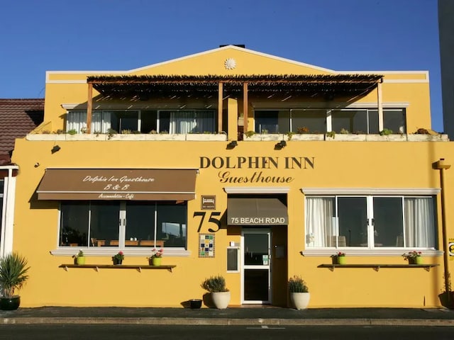 Dolphin Inn Guesthouse
