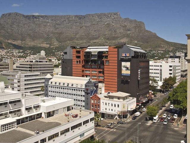 Cape Town Lodge Hotel