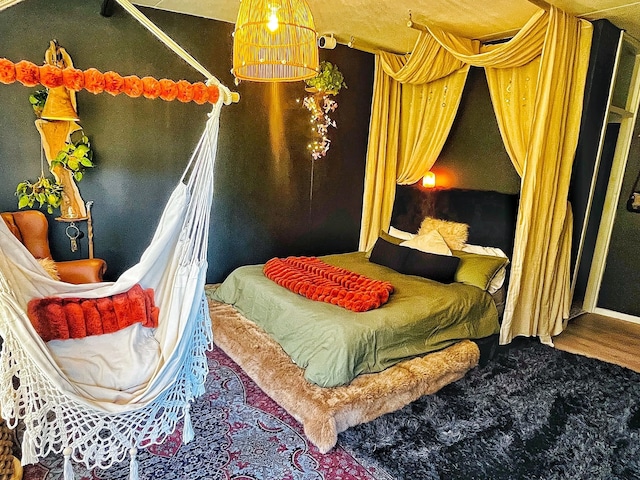 Cosy Romantic studio apartment in Cape Town near vibrant city life.