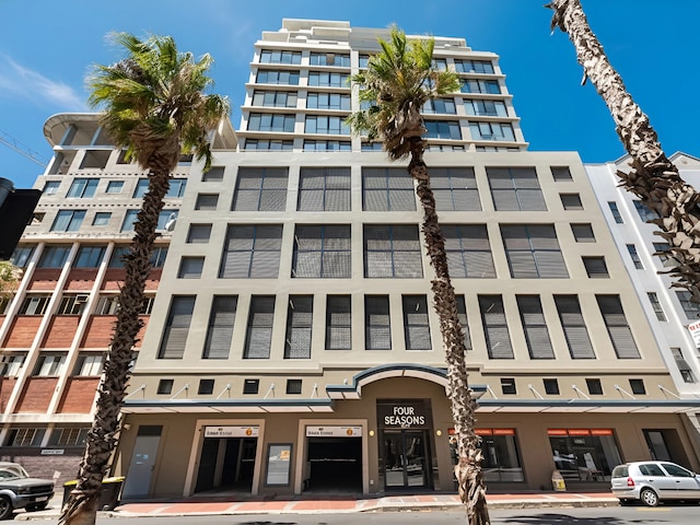 Marvelous 1-bedroom apartment in vibrant Cape Town neighborhood