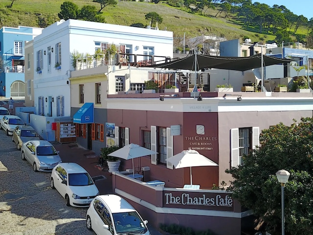 The Charles Cafe & Rooms